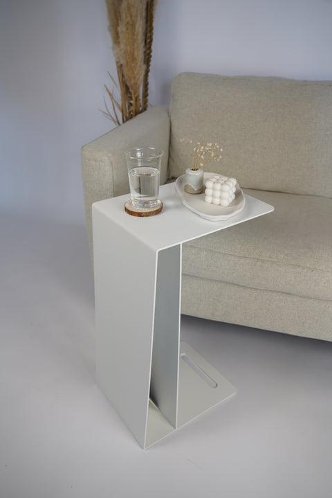 Metall Beistelltisch in modernem Industriedesign